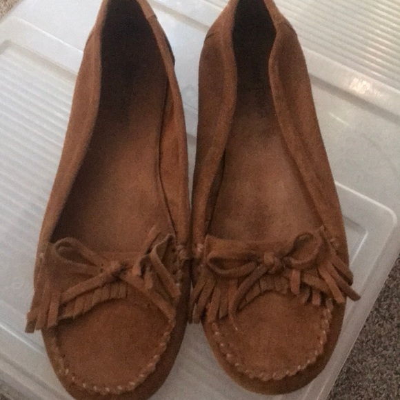 Minnetonka moccasins - Picture 2 of 3